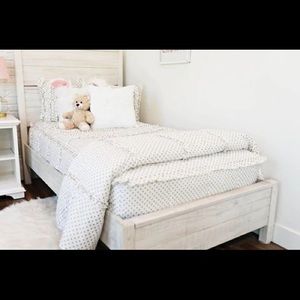 Twin size Goldie Dots Beddys zipper bedding